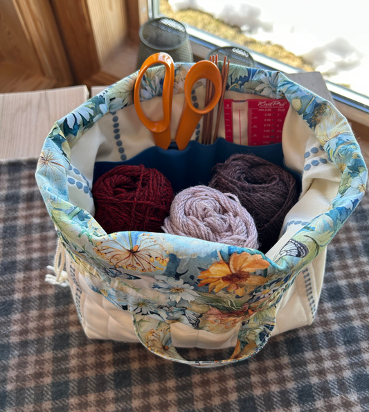 Blue and white projectbag