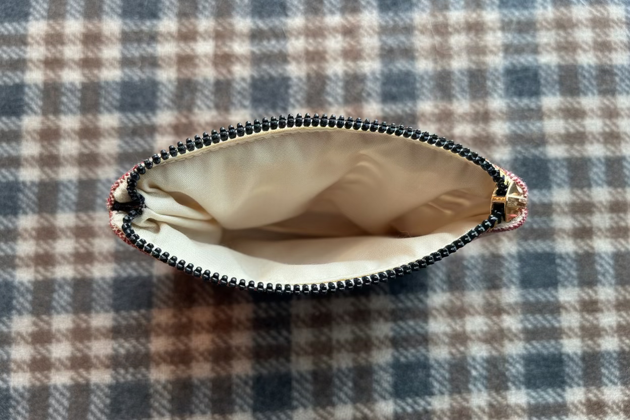 Red stripes small pouch