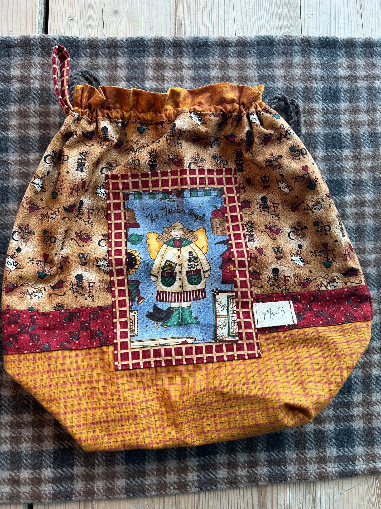 "The garden angel" large drawstring bag