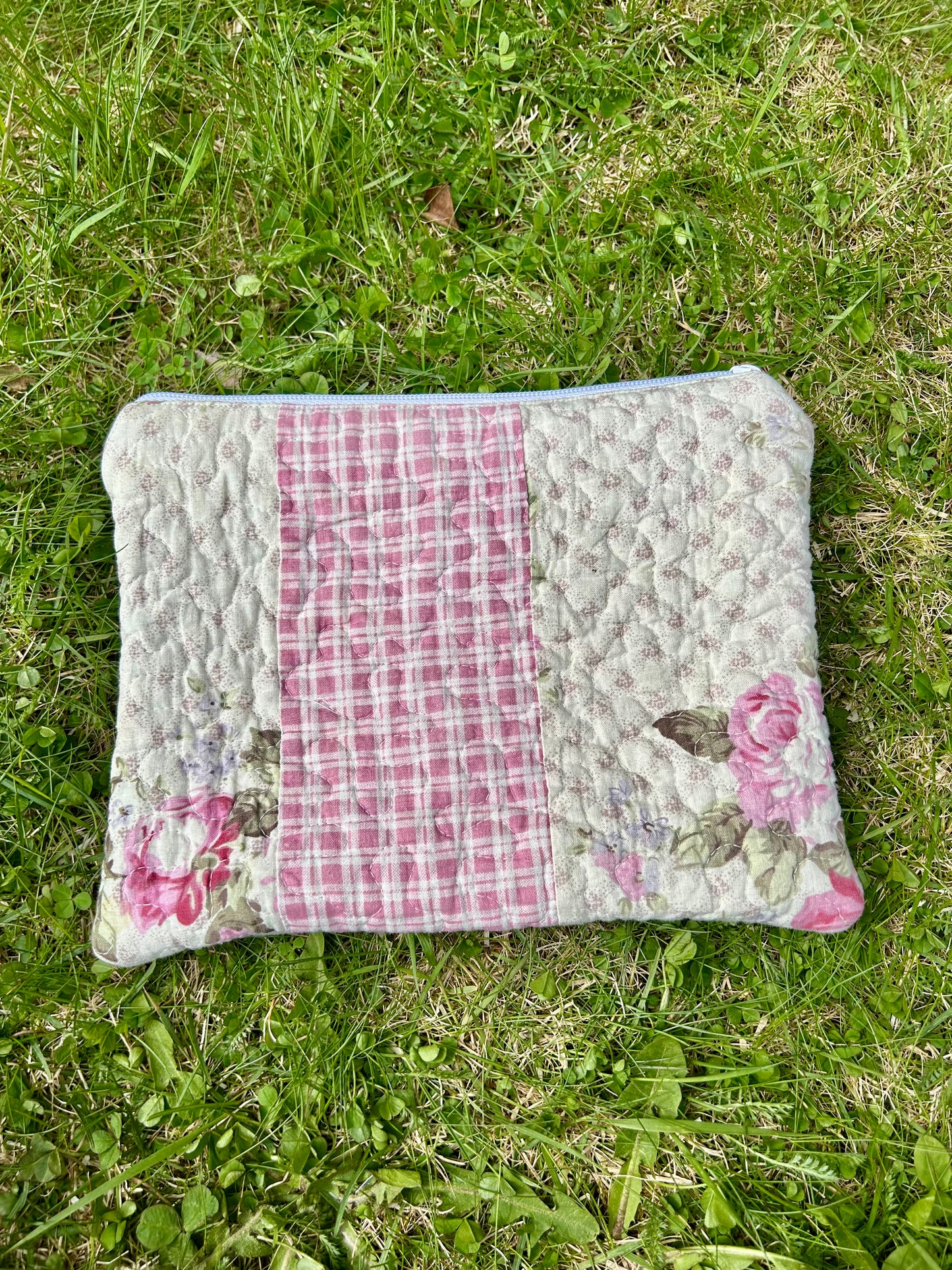 Rose stripe large pouch