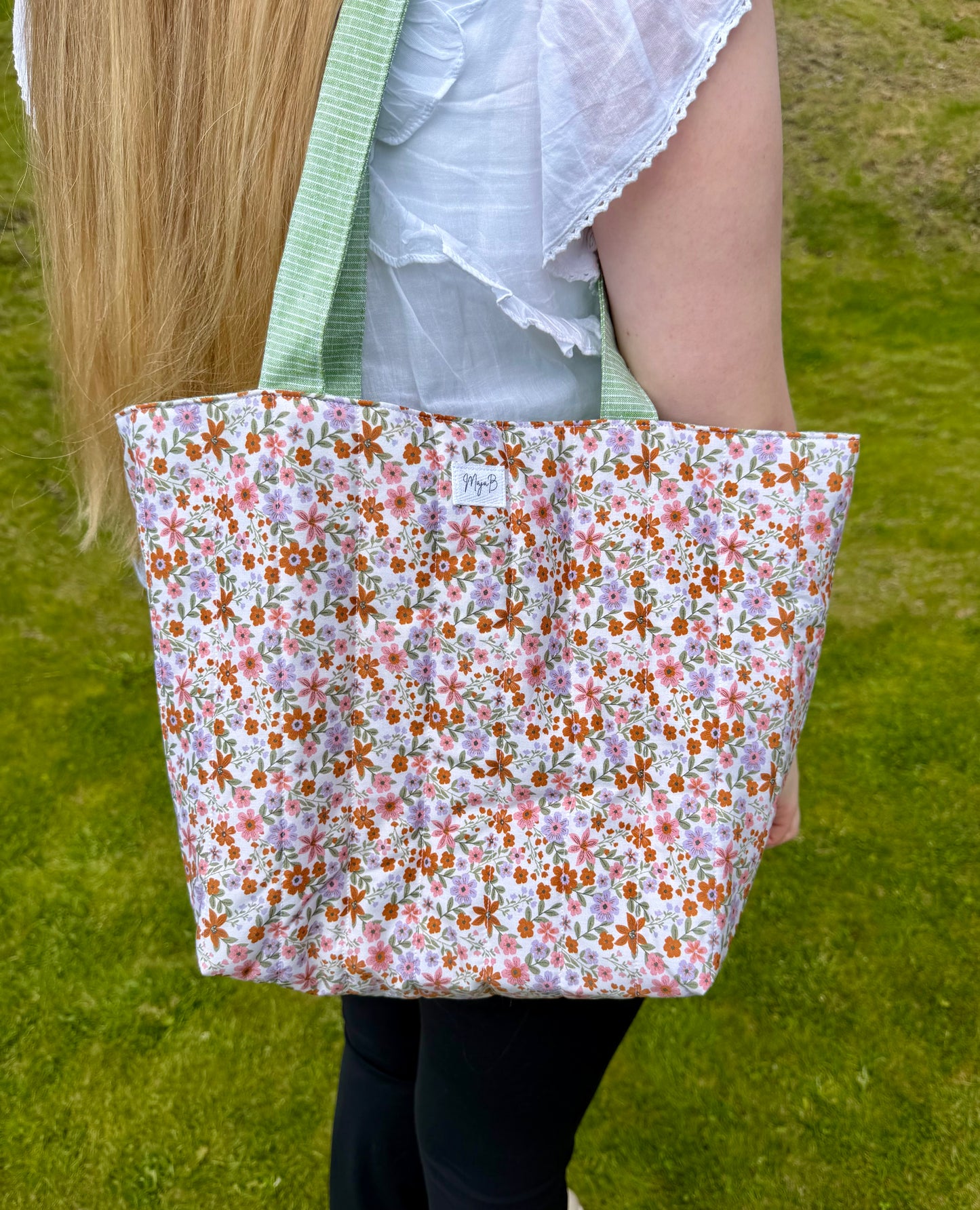 Sand Blossom tote bag